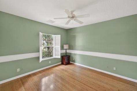 137 38TH Court Vero Beach FL 32968