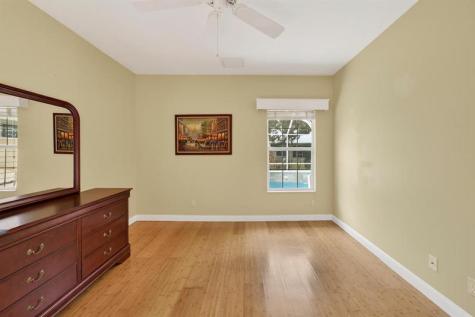 137 38TH Court Vero Beach FL 32968