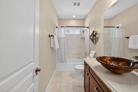 137 38TH Court Vero Beach FL 32968