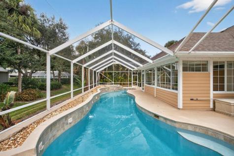 137 38TH Court Vero Beach FL 32968