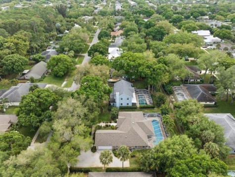 137 38TH Court Vero Beach FL 32968