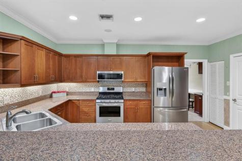 137 38TH Court Vero Beach FL 32968