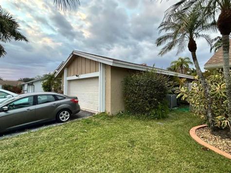 9711 NW 33rd Street Sunrise FL 33351