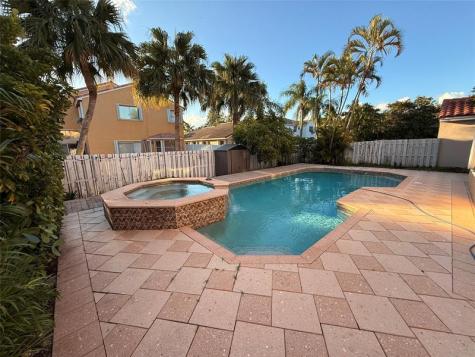 322 SW 193rd Avenue Pembroke Pines FL 33029