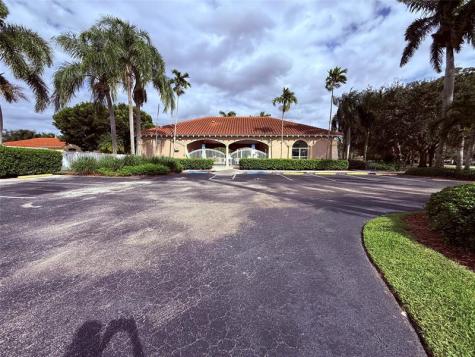 322 SW 193rd Avenue Pembroke Pines FL 33029