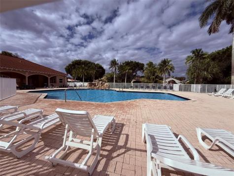 322 SW 193rd Avenue Pembroke Pines FL 33029