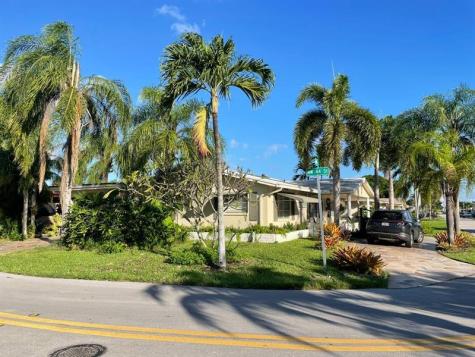 4401 NW 43 Avenue Tamarac FL 33319