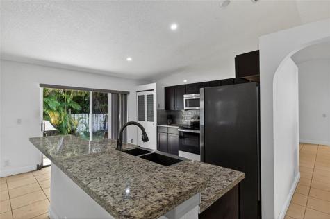 9532 NW 9th Court Plantation FL 33324