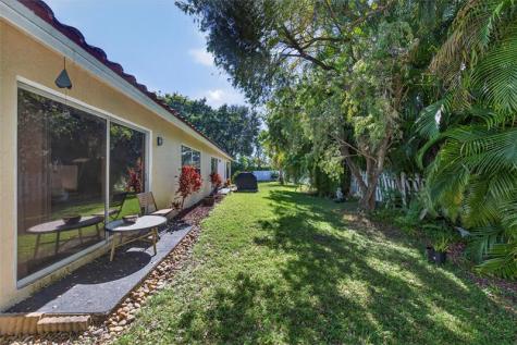 9532 NW 9th Court Plantation FL 33324