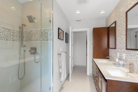 2740 NE 21st Court Fort Lauderdale FL 33305