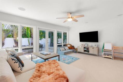 2740 NE 21st Court Fort Lauderdale FL 33305