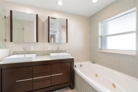 2740 NE 21st Court Fort Lauderdale FL 33305