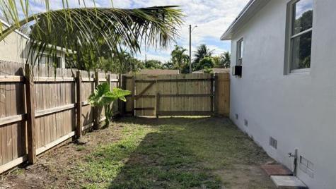 2745 Funston Street Hollywood FL 33020