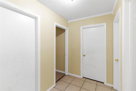 970 SW 67th Avenue North Lauderdale FL 33068