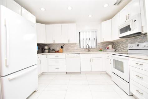 3305 Silver Buttonwood Drive Greenacres FL 33463