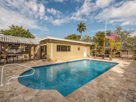 5372 NW 5th Avenue Oakland Park FL 33309