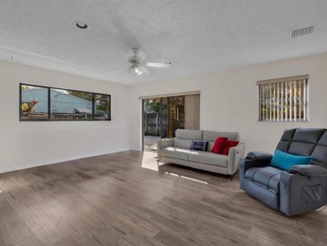 5372 NW 5th Avenue Oakland Park FL 33309