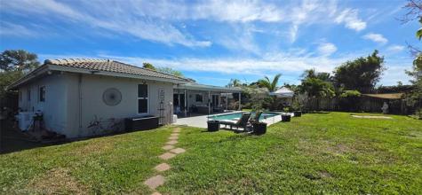 688 NW 100th Lane Coral Springs FL 33071