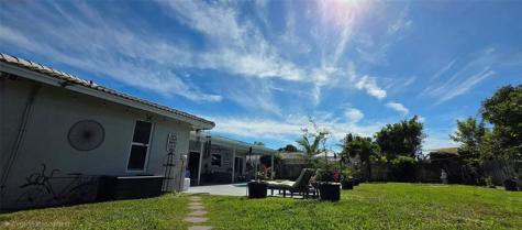 688 NW 100th Lane Coral Springs FL 33071