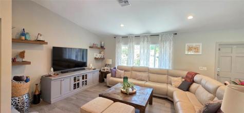 688 NW 100th Lane Coral Springs FL 33071