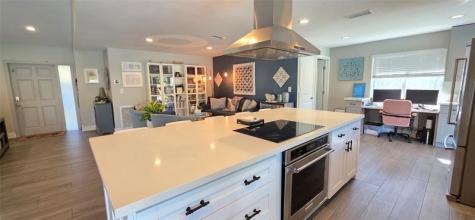 688 NW 100th Lane Coral Springs FL 33071