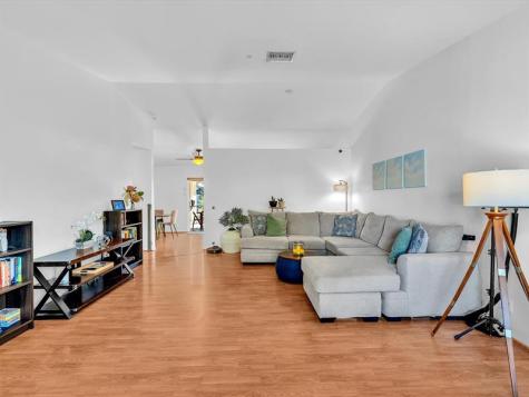 895 NW 87th Avenue Coral Springs FL 33071
