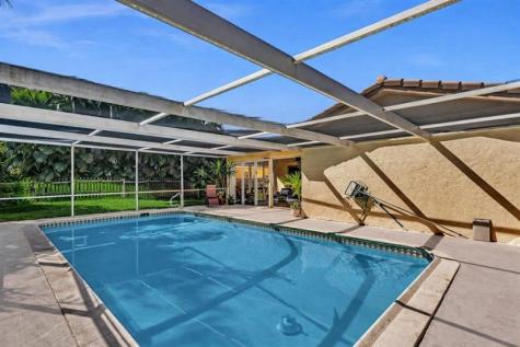 895 NW 87th Avenue Coral Springs FL 33071
