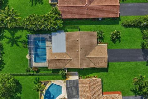895 NW 87th Avenue Coral Springs FL 33071