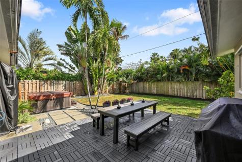 818 NE 18th Street Fort Lauderdale FL 33305