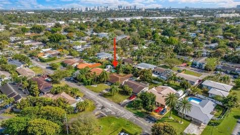818 NE 18th Street Fort Lauderdale FL 33305