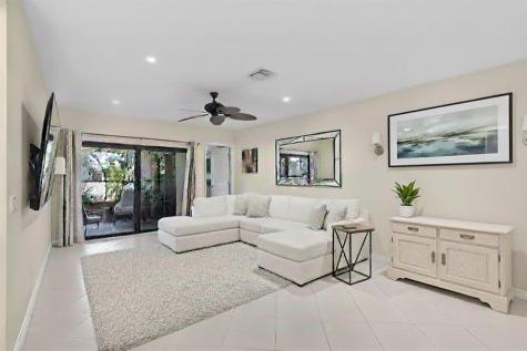 301 SE 8th Court Pompano Beach FL 33060