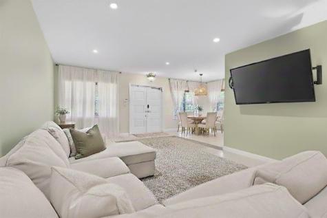 301 SE 8th Court Pompano Beach FL 33060