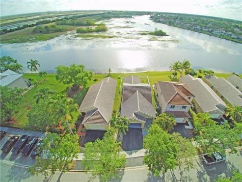 1525 Salerno Circle Weston FL 33327
