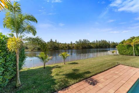 5318 SW 195th Terrace Miramar FL 33029