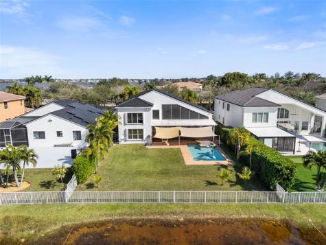 5318 SW 195th Terrace Miramar FL 33029