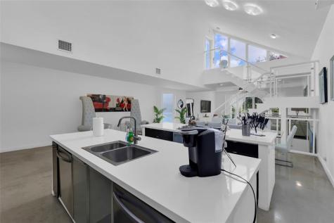 303 SW 9th Street Fort Lauderdale FL 33315