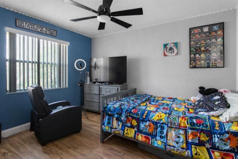 846 Ramblewood Drive Coral Springs FL 33071