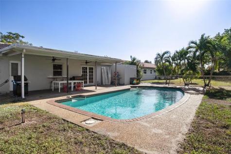 846 Ramblewood Drive Coral Springs FL 33071