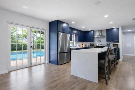 846 Ramblewood Drive Coral Springs FL 33071