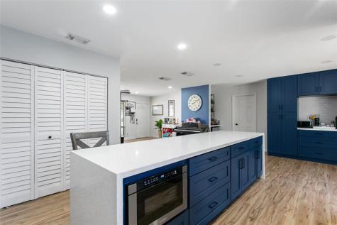 846 Ramblewood Drive Coral Springs FL 33071