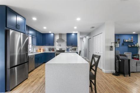846 Ramblewood Drive Coral Springs FL 33071