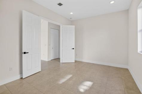 1071 SW 171st Terrace Pembroke Pines FL 33027