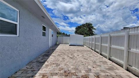 266 NE 42nd Street Deerfield Beach FL 33064