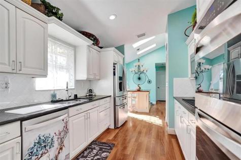 9924 NW 3rd Place Coral Springs FL 33071