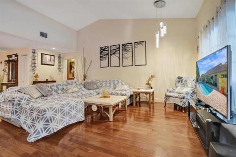 9924 NW 3rd Place Coral Springs FL 33071