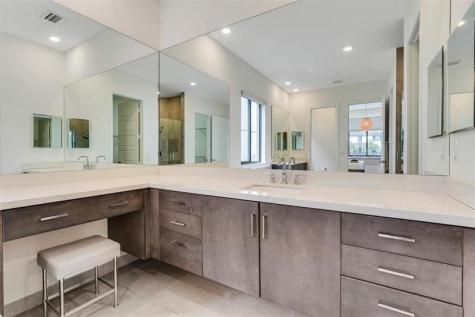 10595 S Lago Vista Circle Parkland FL 33076