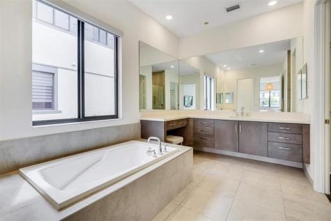 10595 S Lago Vista Circle Parkland FL 33076