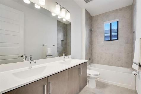 10595 S Lago Vista Circle Parkland FL 33076