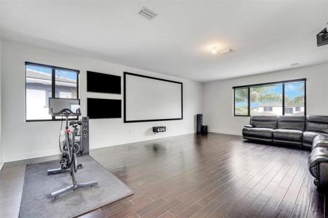 10595 S Lago Vista Circle Parkland FL 33076