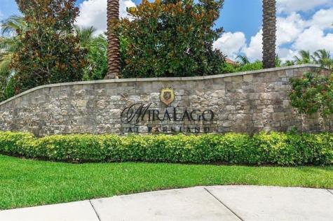 10595 S Lago Vista Circle Parkland FL 33076
